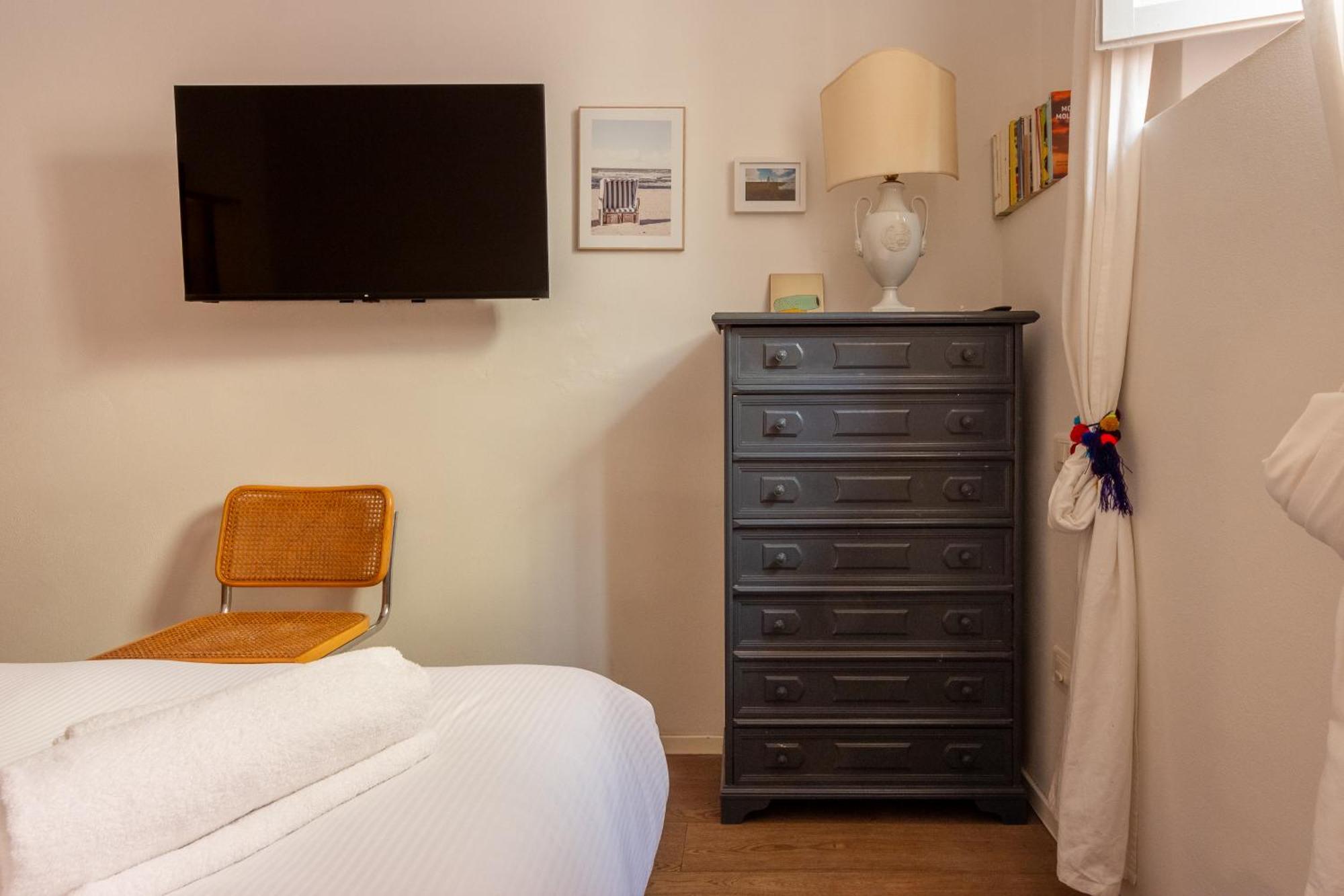 One Bedroom With Patio N2 * Florence